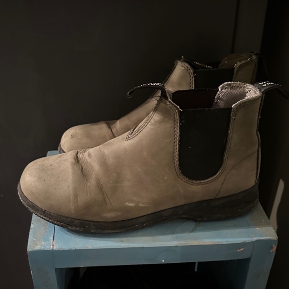 Blundstone olive green Chelsea Boots - Picture 3 of 4